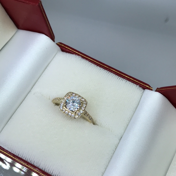 14KT Gold Elegant Round CZ Ring - Picture 7 of 11